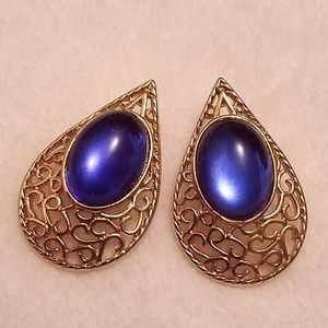 Teardrop earrings